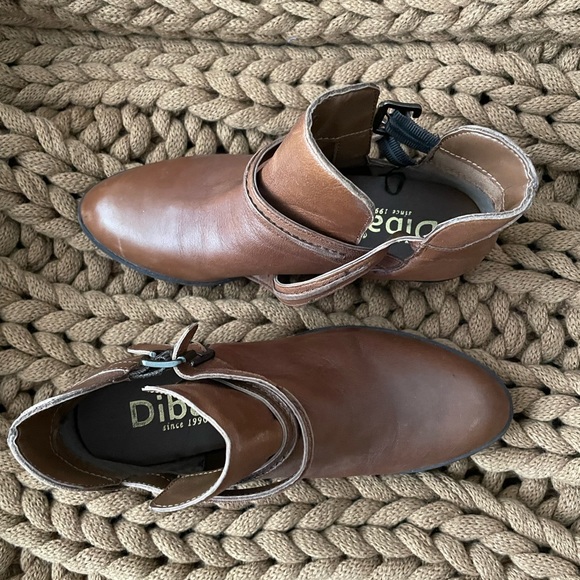 Diba Women’s Brown Leather Ankle Boots Size 6. - Picture 3 of 3